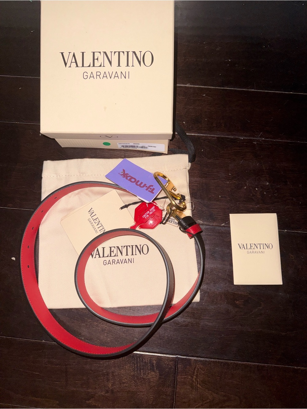 Valentino Garavani Reversible Black and Red Leather Logo Buckle Belt - Picture 10 of 10